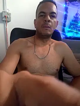 latinmartin73 online show from December 8, 4:18 pm