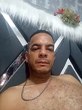 latinmartin73 online show from January 4, 4:22 pm