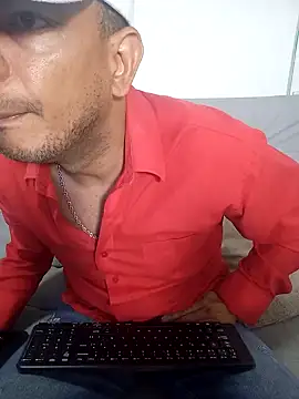 latinmartin73 online show from February 8, 10:51 pm