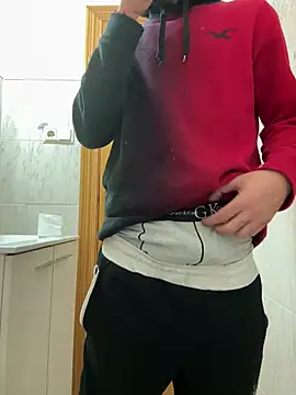 jovenestraviesos online show from February 10, 8:13 pm