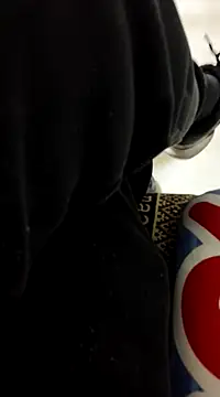 huzi518 online show from February 28, 10:30 am