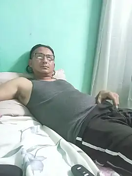 Andresguz35 online show from July 24, 3:47 am