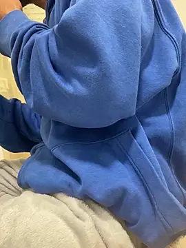 Lucascacaca online show from February 4, 1:11 am