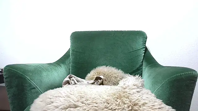 calioppe01 online show from February 13, 10:42 am