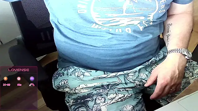 Big And ThickUK online show from June 18, 12:21 pm