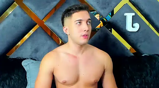 jeicob stone online show from December 22, 5:21 pm