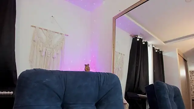 aaroncolombia online show from March 14, 2:13 pm