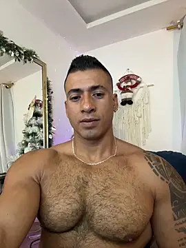 aaroncolombia online show from December 20, 11:39 am