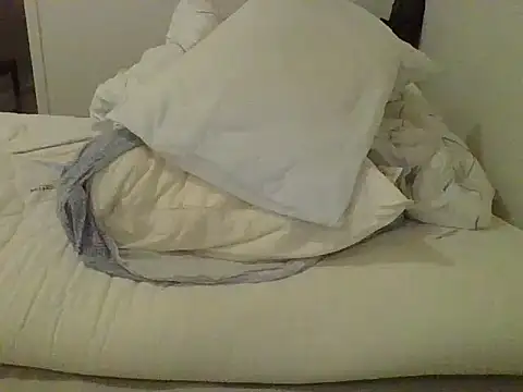 sympatyczny223 online show from February 12, 7:35 pm