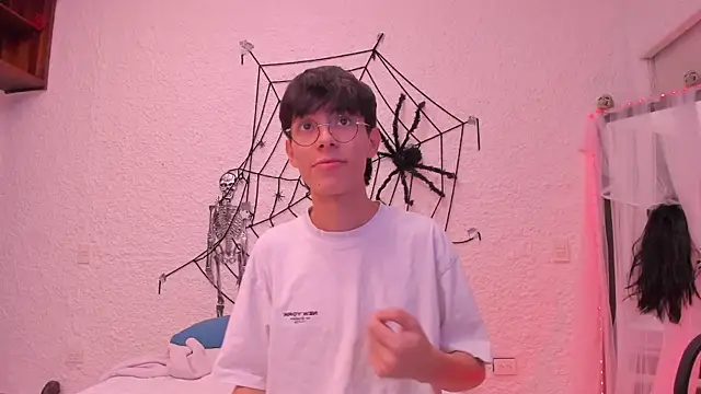 alexandersawyer online show from October 4, 4:28 am