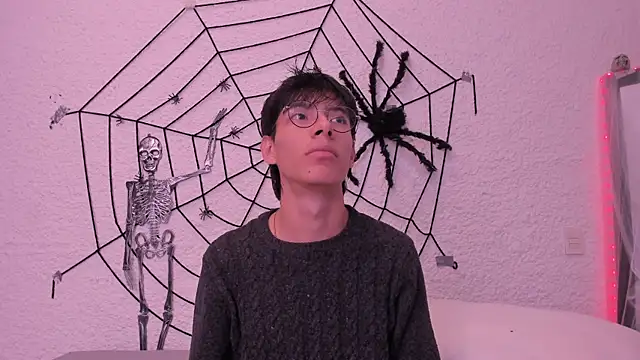 alexandersawyer online show from October 18, 4:17 am