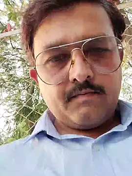 Akhil3290 online show from May 7, 1:11 pm