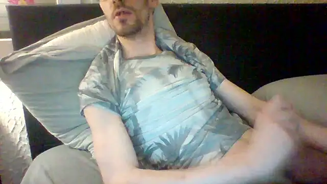 Snapshot of passif520 chatting on March 13, 8:43 pm passif520 online show from March 13, 8:43 pm