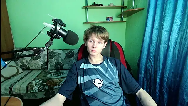 fameboyboo online show from December 1, 9:51 pm