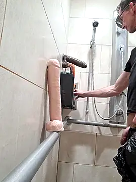 Sir Mic Behave online show from April 18, 4:52 pm