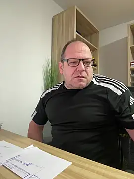 coupleLatinaLovers online show from December 17, 5:51 am