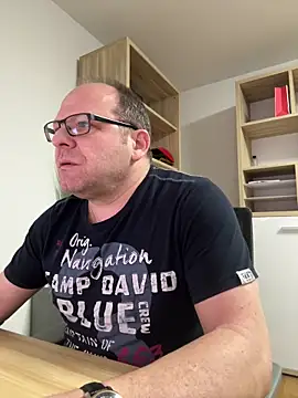 coupleLatinaLovers online show from March 20, 5:35 am