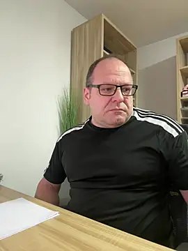 coupleLatinaLovers online show from January 23, 6:28 am