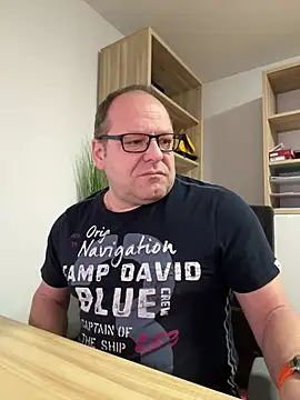 coupleLatinaLovers online show from December 26, 7:03 am