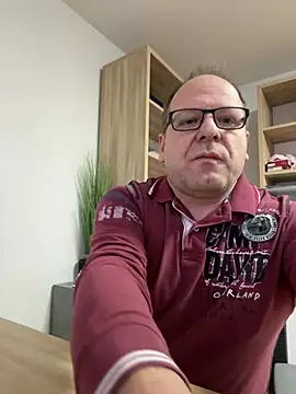 coupleLatinaLovers online show from February 4, 7:18 am