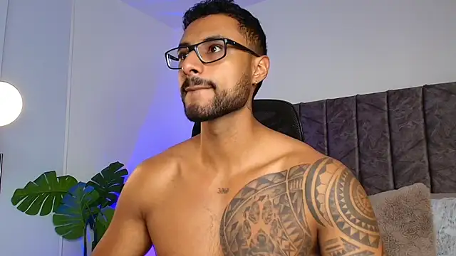 LiamGarcia1 online show from November 3, 2:19 pm