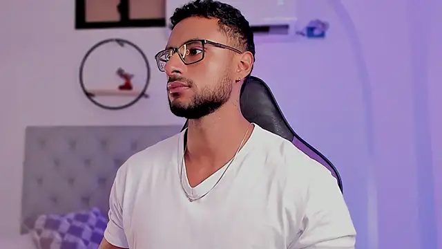 LiamGarcia1 online show from February 4, 12:33 pm