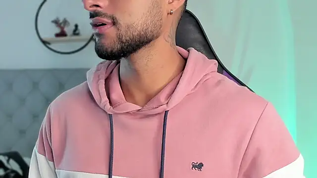 LiamGarcia1 online show from December 22, 12:38 pm