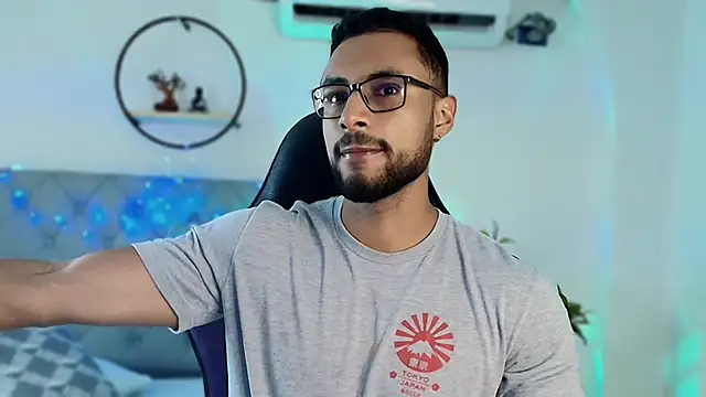 LiamGarcia1 online show from December 26, 12:27 pm