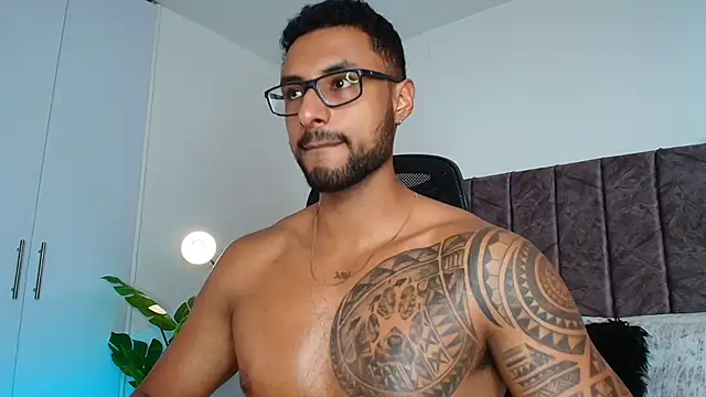 LiamGarcia1 online show from October 7, 3:16 pm