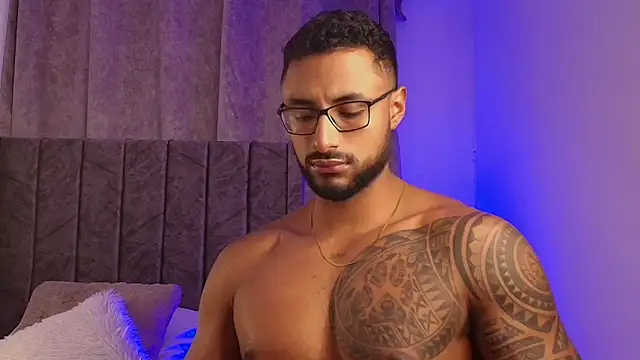 LiamGarcia1 online show from February 11, 4:01 am