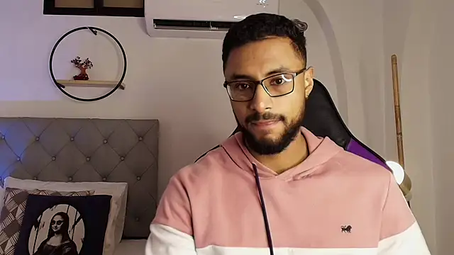 LiamGarcia1 online show from January 12, 10:45 am