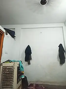 pintuS40 online show from February 24, 1:24 am