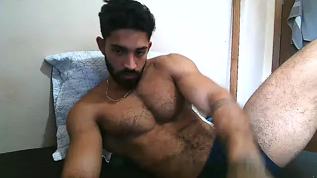 Snapshot of macho_fit chatting on February 11, 2:02 pm macho fit online show from February 11, 2:02 pm