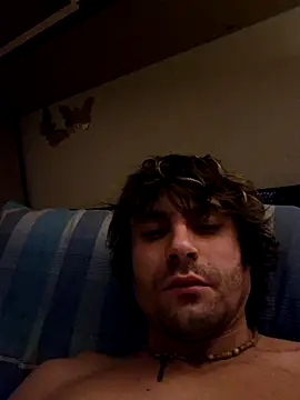 Makikoo online show from March 20, 11:30 pm