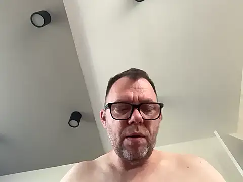 Snapshot of xmnbx77 chatting on October 16, 7:49 am xmnbx77 online show from October 16, 7:49 am