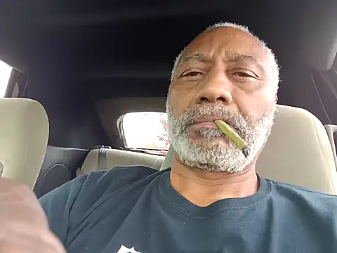 Snapshot of yasohw chatting on December 17, 8:10 pm yasohw online show from December 17, 8:10 pm