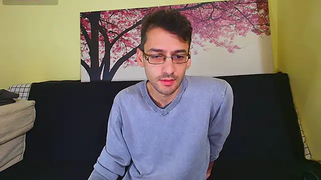Snapshot of HungEddy chatting on October 11, 4:55 pm HungEddy online show from October 11, 4:55 pm