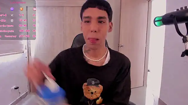 aldrinwhite online show from December 22, 7:10 pm