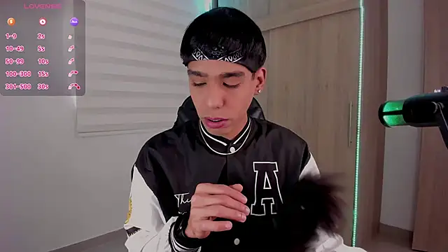 aldrinwhite online show from January 24, 2:19 pm