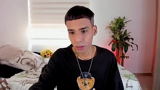 aldrinwhite online show from September 12, 8:53 pm