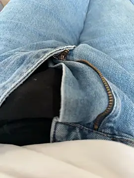 reelciii21 online show from February 14, 3:18 pm