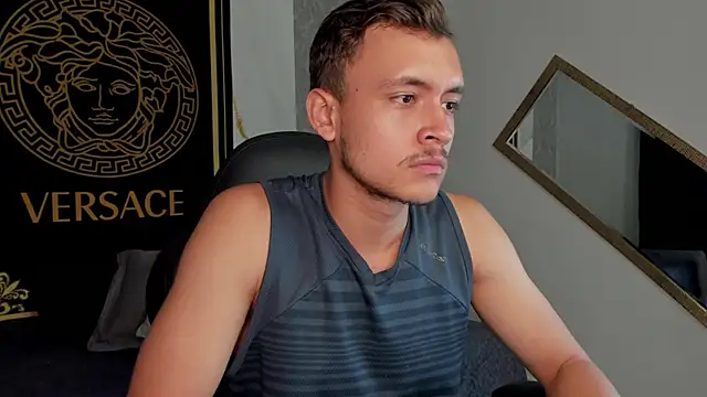 Desmon Clark online show from December 14, 9:35 pm