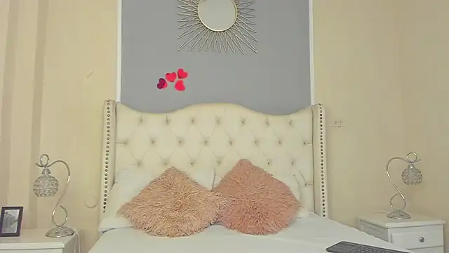Snapshot of Ambar_Collingg chatting on February 15, 1:16 pm Ambar Collingg online show from February 15, 1:16 pm