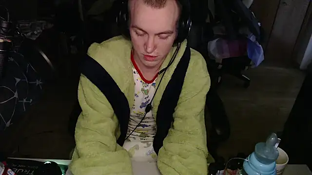 BabyDracoDarkfang online show from May 12, 5:54 pm