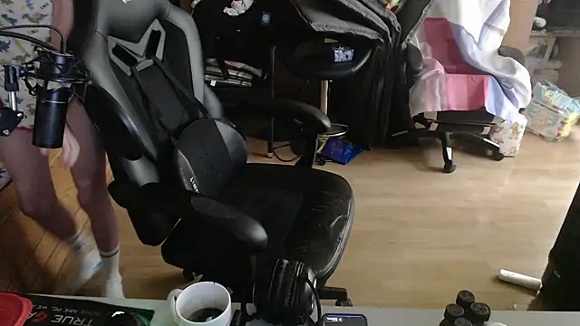 BabyDracoDarkfang online show from June 6, 9:37 am