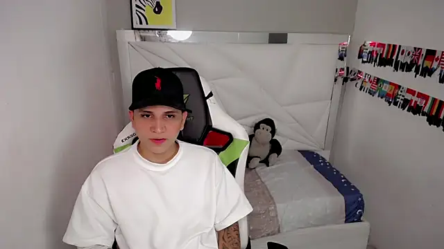 Brayan lopezz online show from May 9, 4:13 am