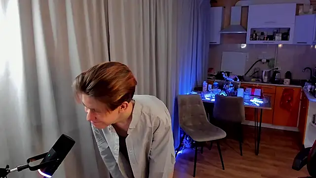 AndrewwCarter2 online show from March 7, 7:49 pm