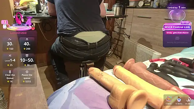 misteryman1956 online show from May 5, 5:53 am