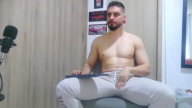 Aaron kwok28 online show from October 25, 3:41 am