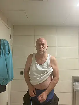 FLSexyGuy online show from April 25, 5:32 pm